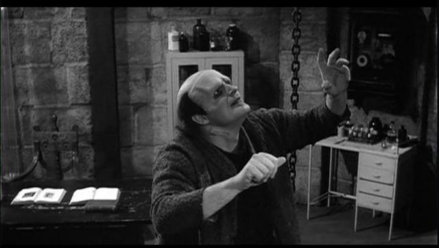 Il mostro di Frankenstein Junior (di Mel Brooks e Gene Wilder), mentre tenta id afferrare la musica.